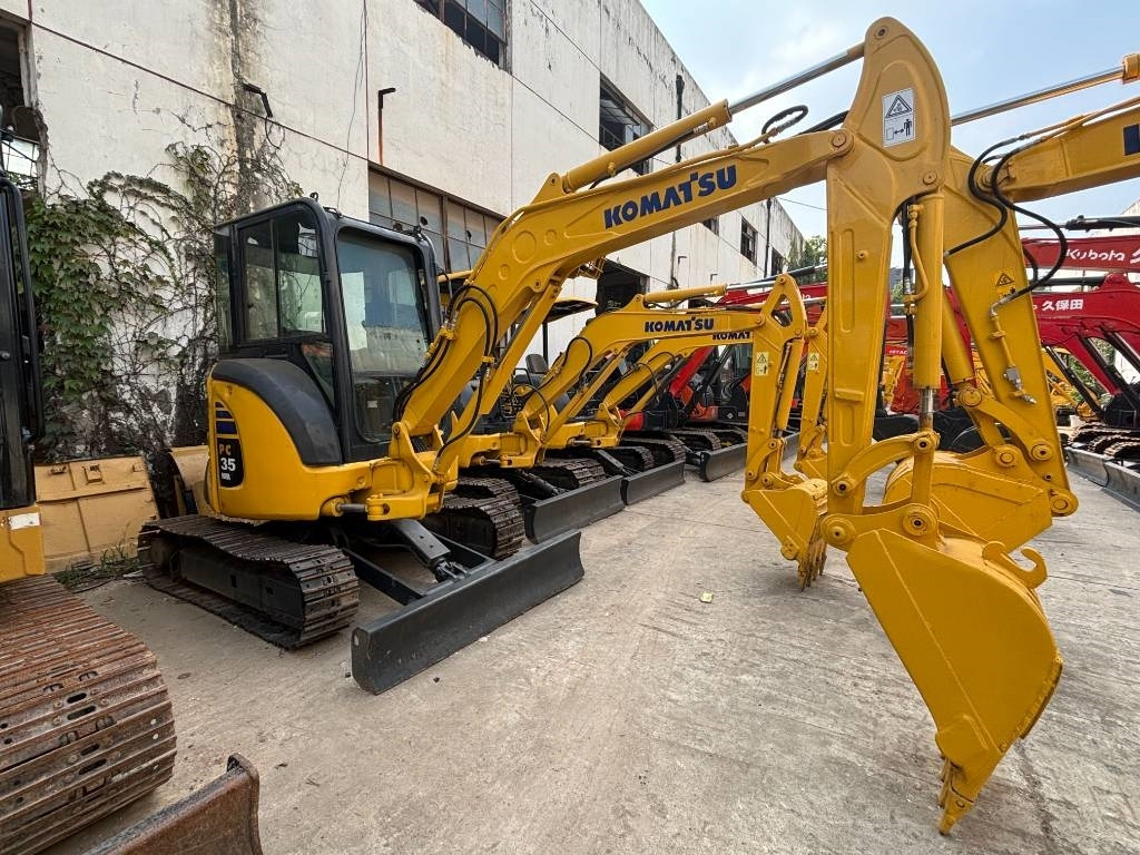 Komatsu PC35MR - Mini excavator: picture 1 Komatsu PC35MR - Mini excavator: picture 1