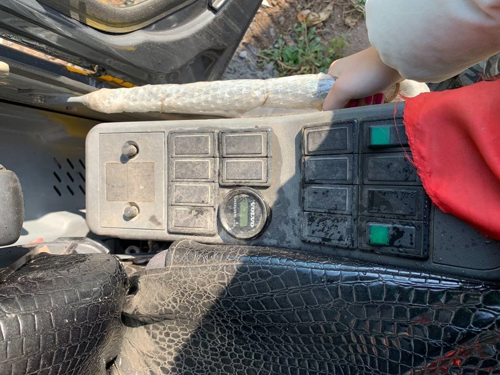 Volvo EC 210 - Crawler excavator: picture 1 Volvo EC 210 - Crawler excavator: picture 1