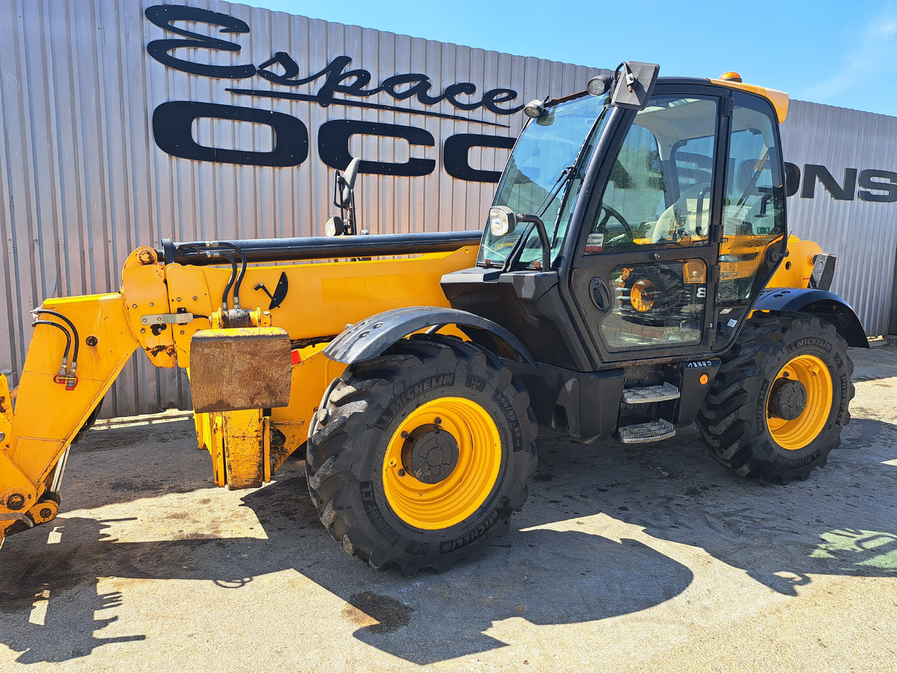 JCB 540-140 - Telescopic handler: picture 1 JCB 540-140 - Telescopic handler: picture 1