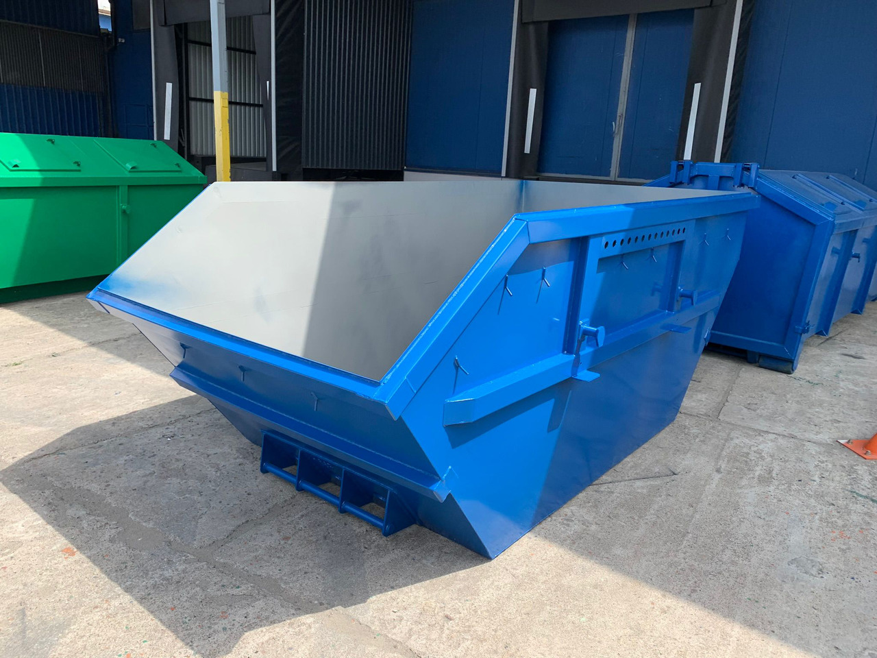 Mulda/Bauschuttcontainer/Absetzmulde/Multicar M1 - Skip bin: picture 1 Mulda/Bauschuttcontainer/Absetzmulde/Multicar M1 - Skip bin: picture 1