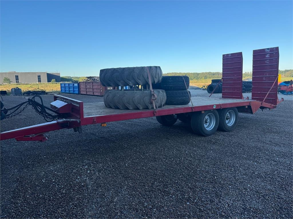 12T - Low loader trailer: picture 1 12T - Low loader trailer: picture 1