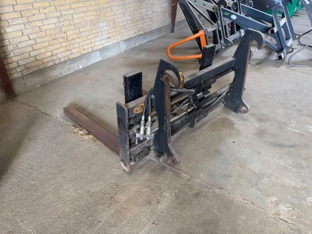 Kirk 2500KG HYDR. SAMLE/S - Forks for Construction machinery: picture 1 Kirk 2500KG HYDR. SAMLE/S - Forks for Construction machinery: picture 1