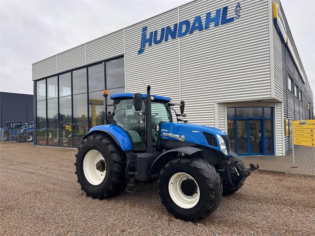New Holland T7.220 AC - Farm tractor: picture 1 New Holland T7.220 AC - Farm tractor: picture 1