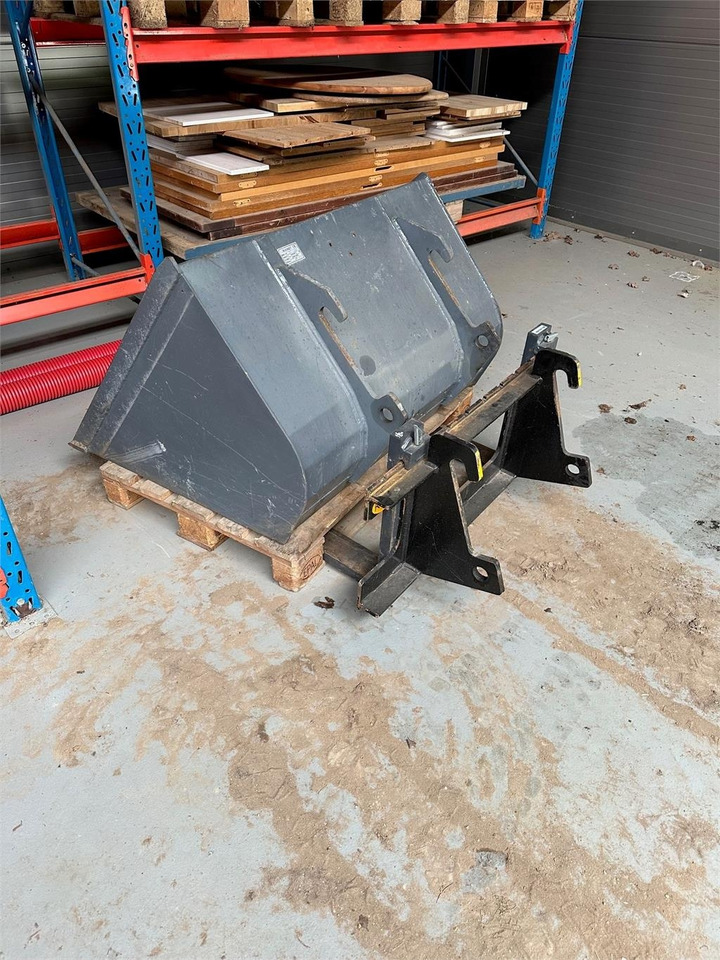 VM Loader 1026 LXE ELECTRIC - Compact loader: picture 4 VM Loader 1026 LXE ELECTRIC - Compact loader: picture 4