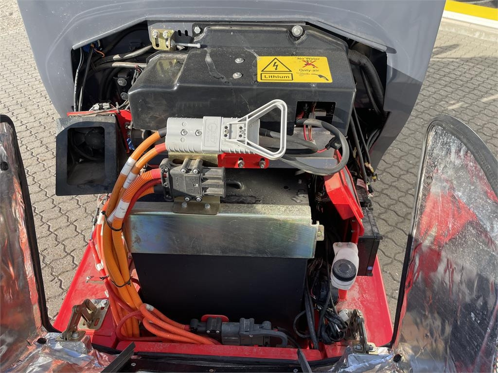 VM Loader 1026 LXE ELECTRIC - Compact loader: picture 3 VM Loader 1026 LXE ELECTRIC - Compact loader: picture 3