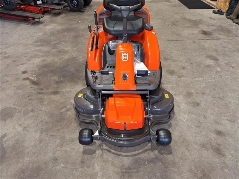 Husqvarna Rider R214 TC 103 cm klipper - Municipal tractor: picture 5 Husqvarna Rider R214 TC 103 cm klipper - Municipal tractor: picture 5