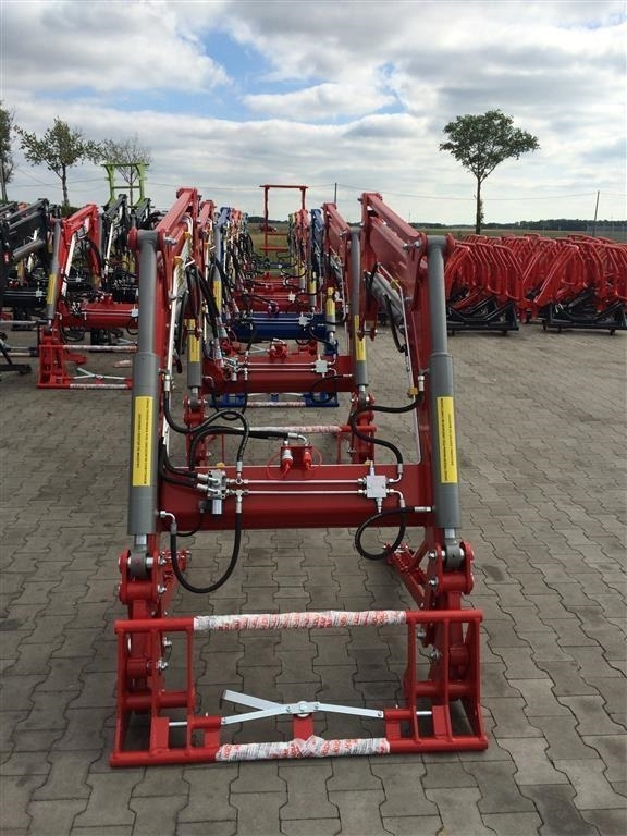 - - - J-Maskiner IT 1600 - Front loader for tractor: picture 2 - - - J-Maskiner IT 1600 - Front loader for tractor: picture 2