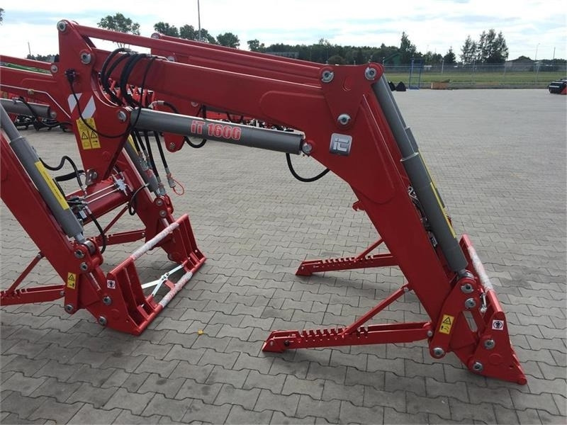 - - - J-Maskiner IT 1600 - Front loader for tractor: picture 1 - - - J-Maskiner IT 1600 - Front loader for tractor: picture 1