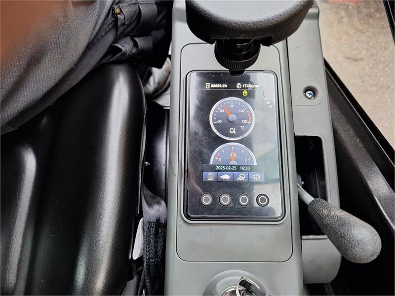 Mini excavator Mole M20: picture 13