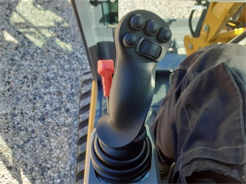 Leasing of XCMG xe27e med rototilt  XCMG xe27e med rototilt: picture 11