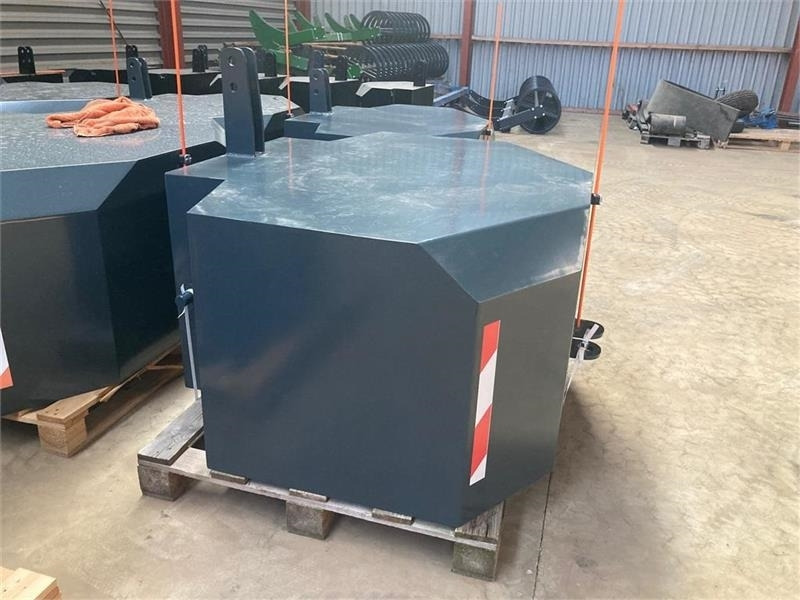 - - - j maskiner 2500KG - Counterweight: picture 3 - - - j maskiner 2500KG - Counterweight: picture 3