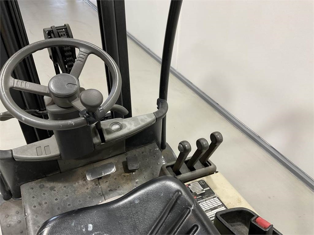 Crown SC3016-1,6 - Electric forklift: picture 5 Crown SC3016-1,6 - Electric forklift: picture 5