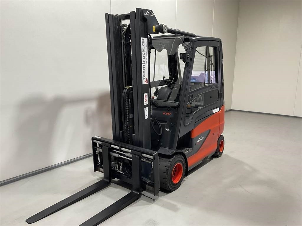 Linde E30HL-01/600 - Electric forklift: picture 4 Linde E30HL-01/600 - Electric forklift: picture 4