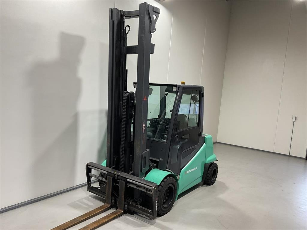 Mitsubishi FB40S-2 - Electric forklift: picture 4 Mitsubishi FB40S-2 - Electric forklift: picture 4