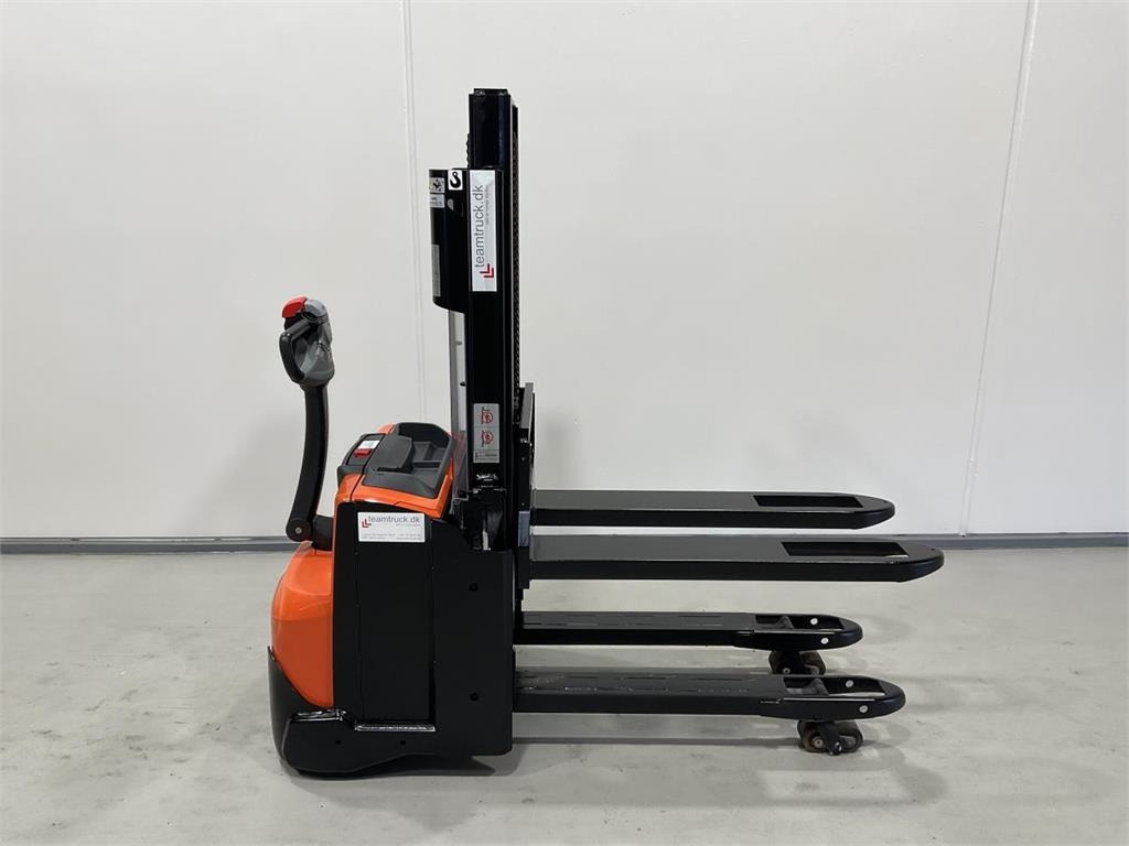 Toyota SWE200D  - Stacker: picture 1 Toyota SWE200D  - Stacker: picture 1