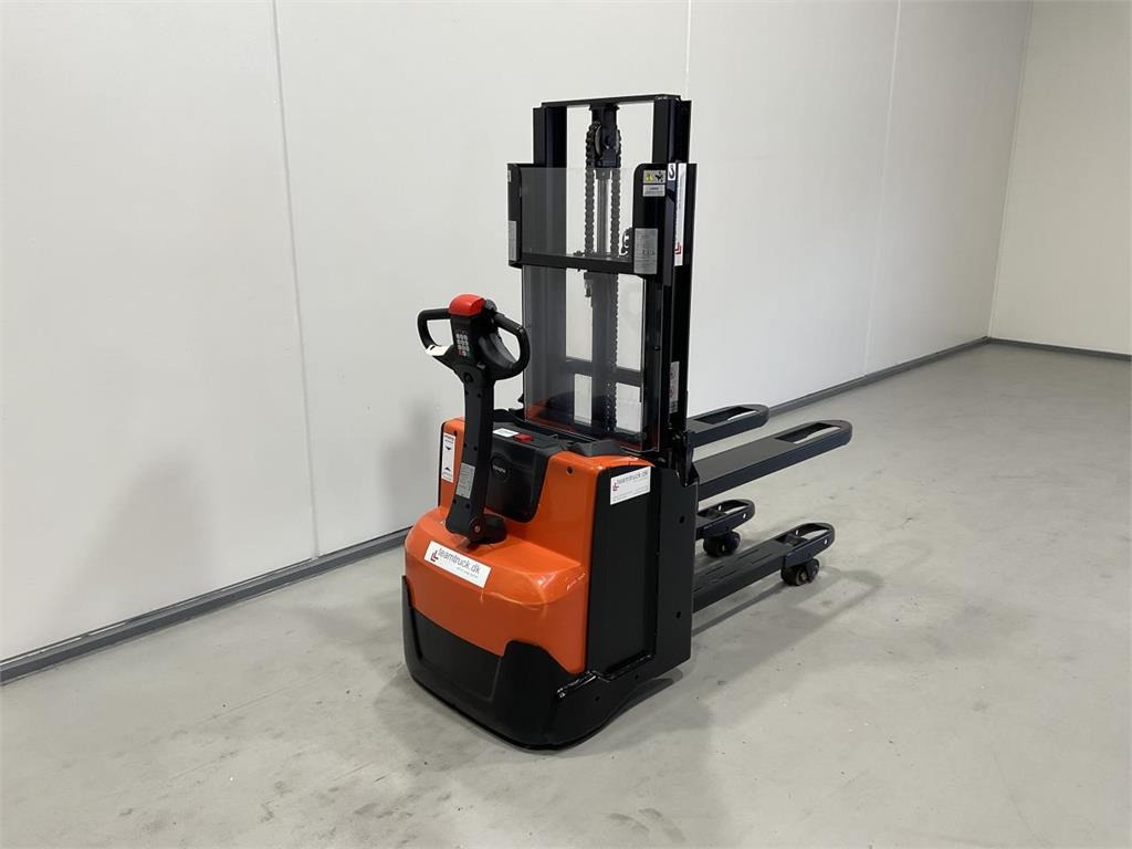 Toyota SWE200D  - Stacker: picture 2 Toyota SWE200D  - Stacker: picture 2