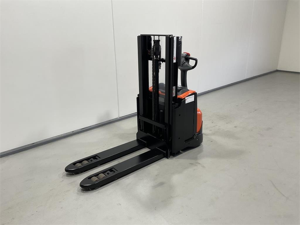 Toyota SWE200D  - Stacker: picture 4 Toyota SWE200D  - Stacker: picture 4