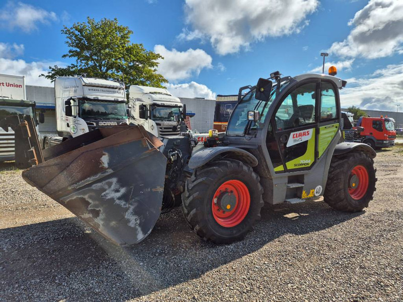 Claas Scorpion 7044 - Agricultural machinery: picture 1 Claas Scorpion 7044 - Agricultural machinery: picture 1