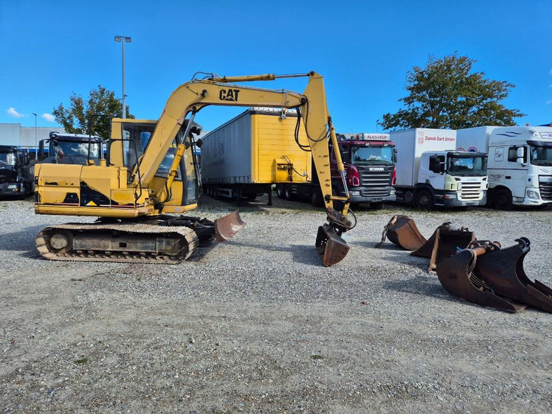 Cat 307 with extra buckets - Mini excavator: picture 4 Cat 307 with extra buckets - Mini excavator: picture 4