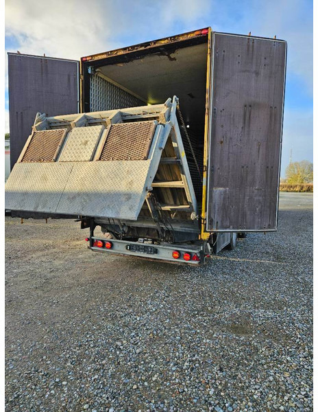 Montracon Racing// machinetrailer // Living area - Low loader semi-trailer: picture 2 Montracon Racing// machinetrailer // Living area - Low loader semi-trailer: picture 2