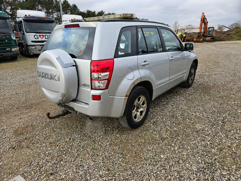 Suzuki Grand Vitara 2,0 GLX aut. Van 5d - Box van: picture 5 Suzuki Grand Vitara 2,0 GLX aut. Van 5d - Box van: picture 5