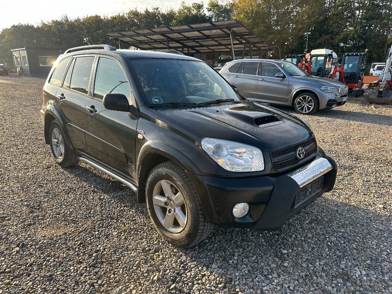 Toyota RAV4 2.0D 4x4 - Panel van: picture 2 Toyota RAV4 2.0D 4x4 - Panel van: picture 2