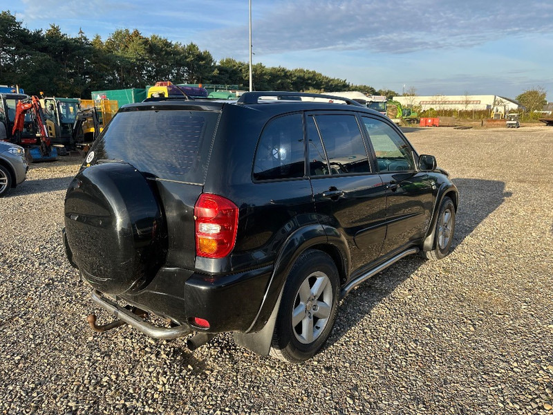 Toyota RAV4 2.0D 4x4 - Panel van: picture 4 Toyota RAV4 2.0D 4x4 - Panel van: picture 4