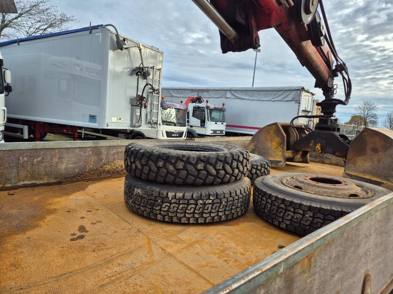 Volvo FL 614 // HMF1065 K2 grab/Rotor // Steelsupension - Crane truck: picture 3 Volvo FL 614 // HMF1065 K2 grab/Rotor // Steelsupension - Crane truck: picture 3