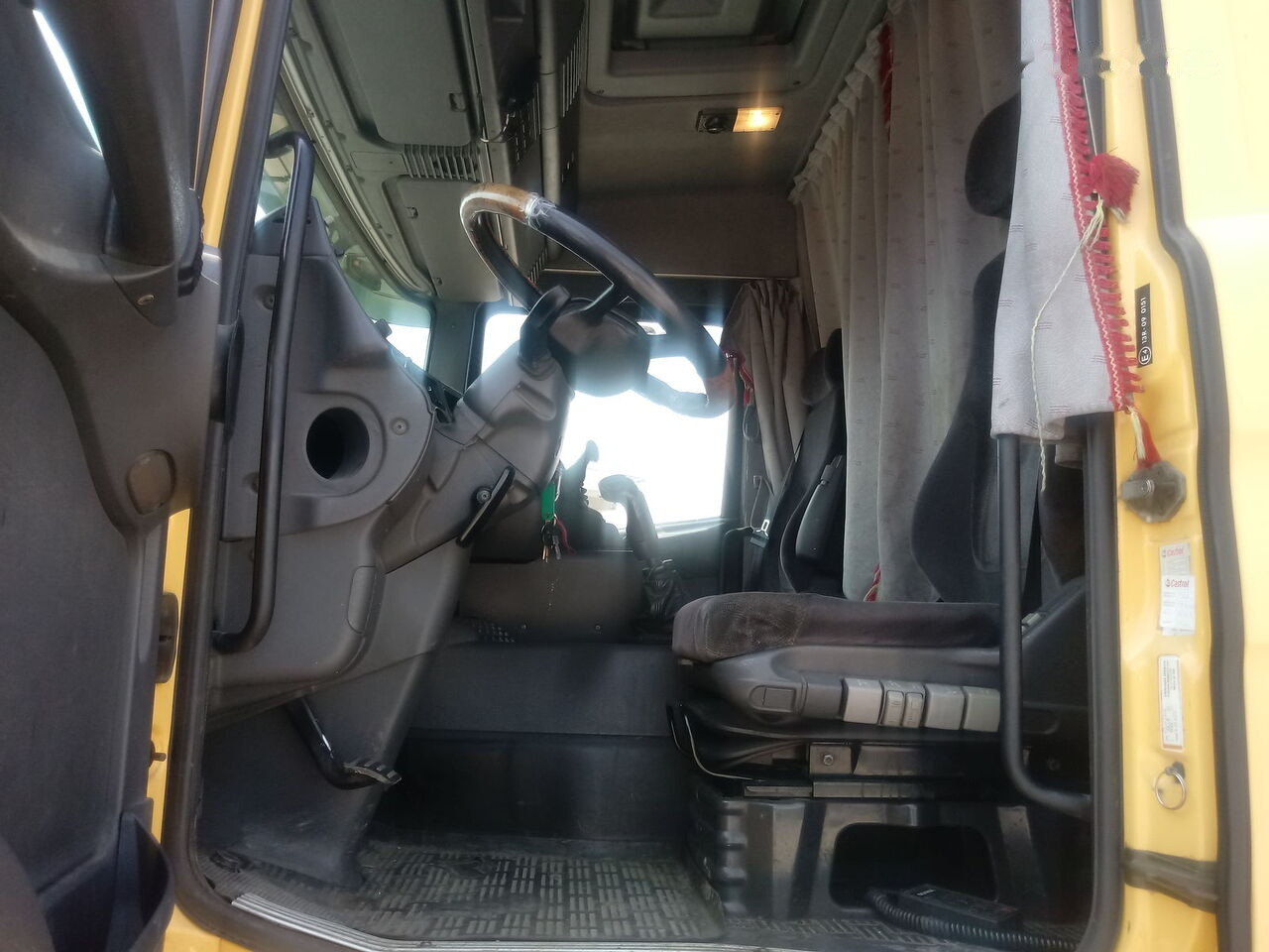 Dropside/ Flatbed truck Scania 124 LB 420: picture 9