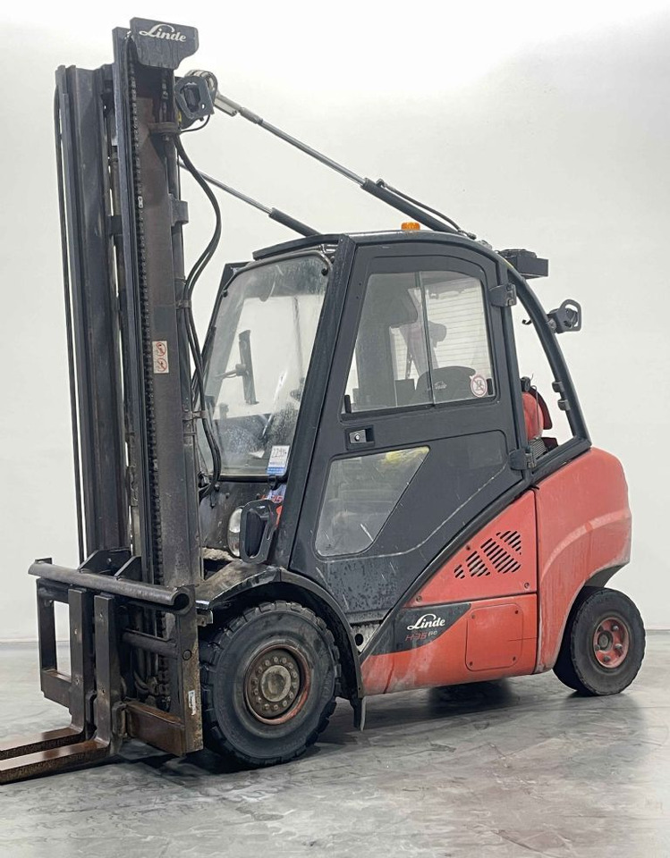 Linde H35T-02-393 - Forklift: picture 1 Linde H35T-02-393 - Forklift: picture 1