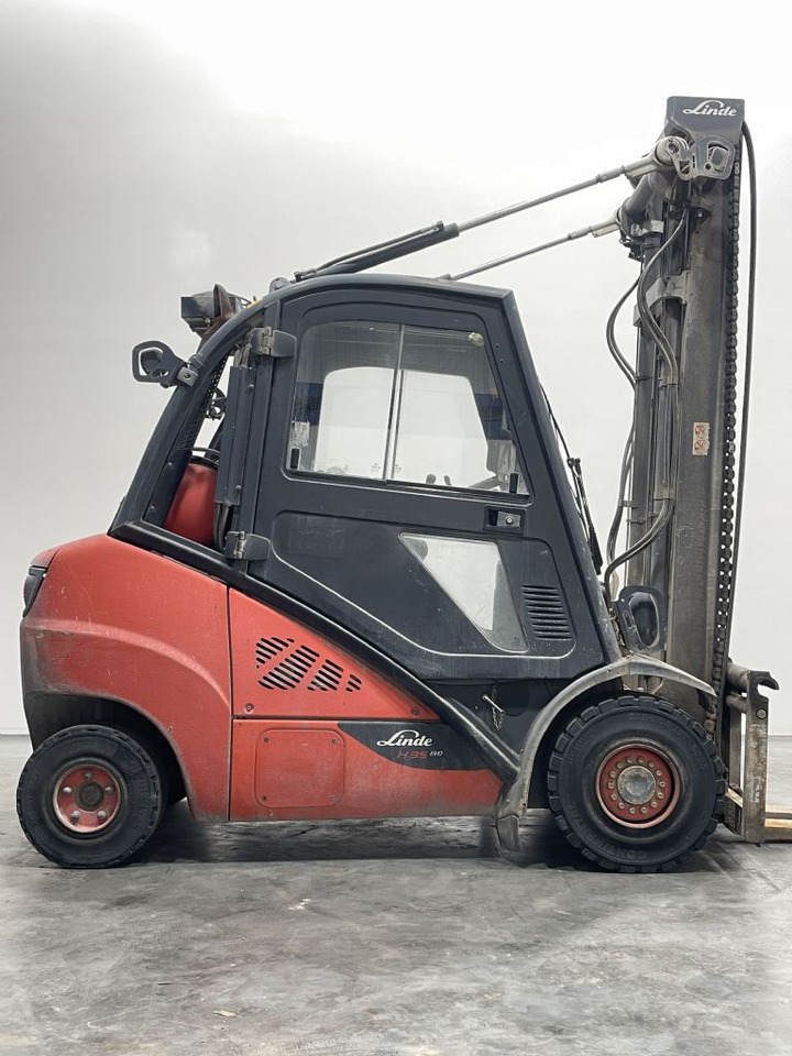 Linde H35T-02-393 - Forklift: picture 3 Linde H35T-02-393 - Forklift: picture 3