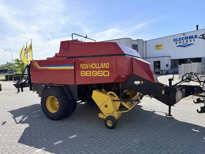 New Holland BB960S 120x90 - Agricultural machinery: picture 2 New Holland BB960S 120x90 - Agricultural machinery: picture 2
