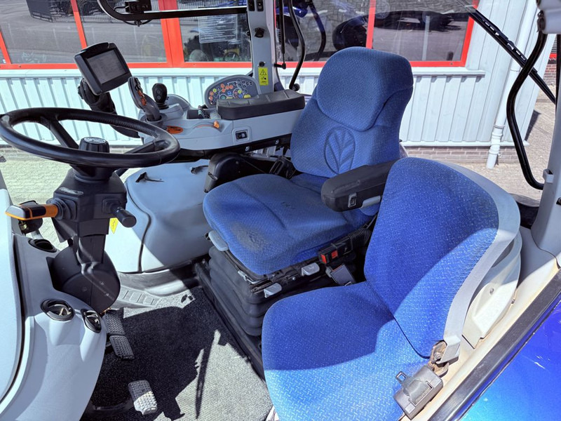 New Holland T7.270 AC - Farm tractor: picture 3 New Holland T7.270 AC - Farm tractor: picture 3