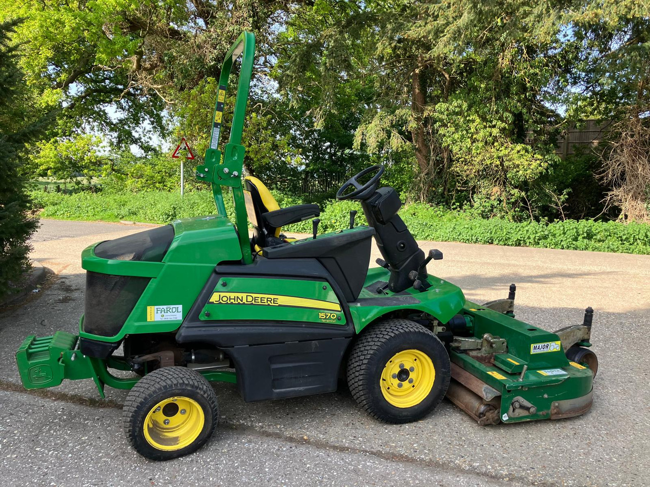 John Deere 1570 Outfront c/w Major Synergy deck - Garden mower: picture 2 John Deere 1570 Outfront c/w Major Synergy deck - Garden mower: picture 2
