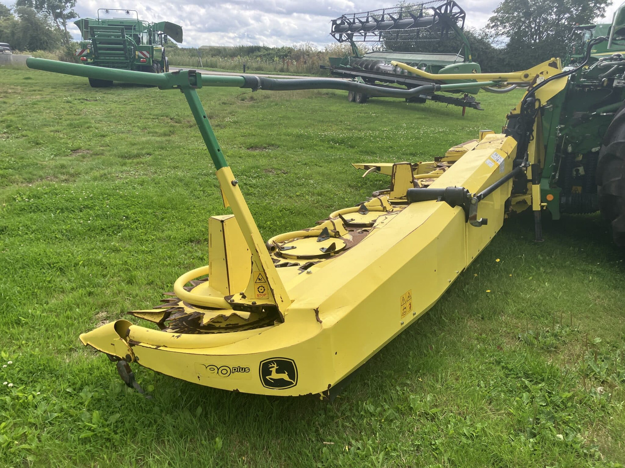 John Deere 390 Plus - Corn header: picture 4 John Deere 390 Plus - Corn header: picture 4
