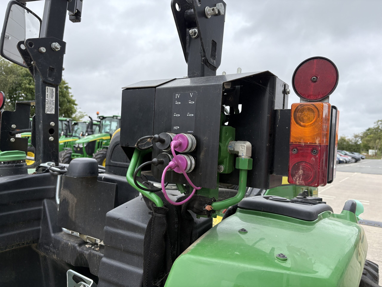 John Deere 4052M Compact Tractor - Compact tractor: picture 5 John Deere 4052M Compact Tractor - Compact tractor: picture 5