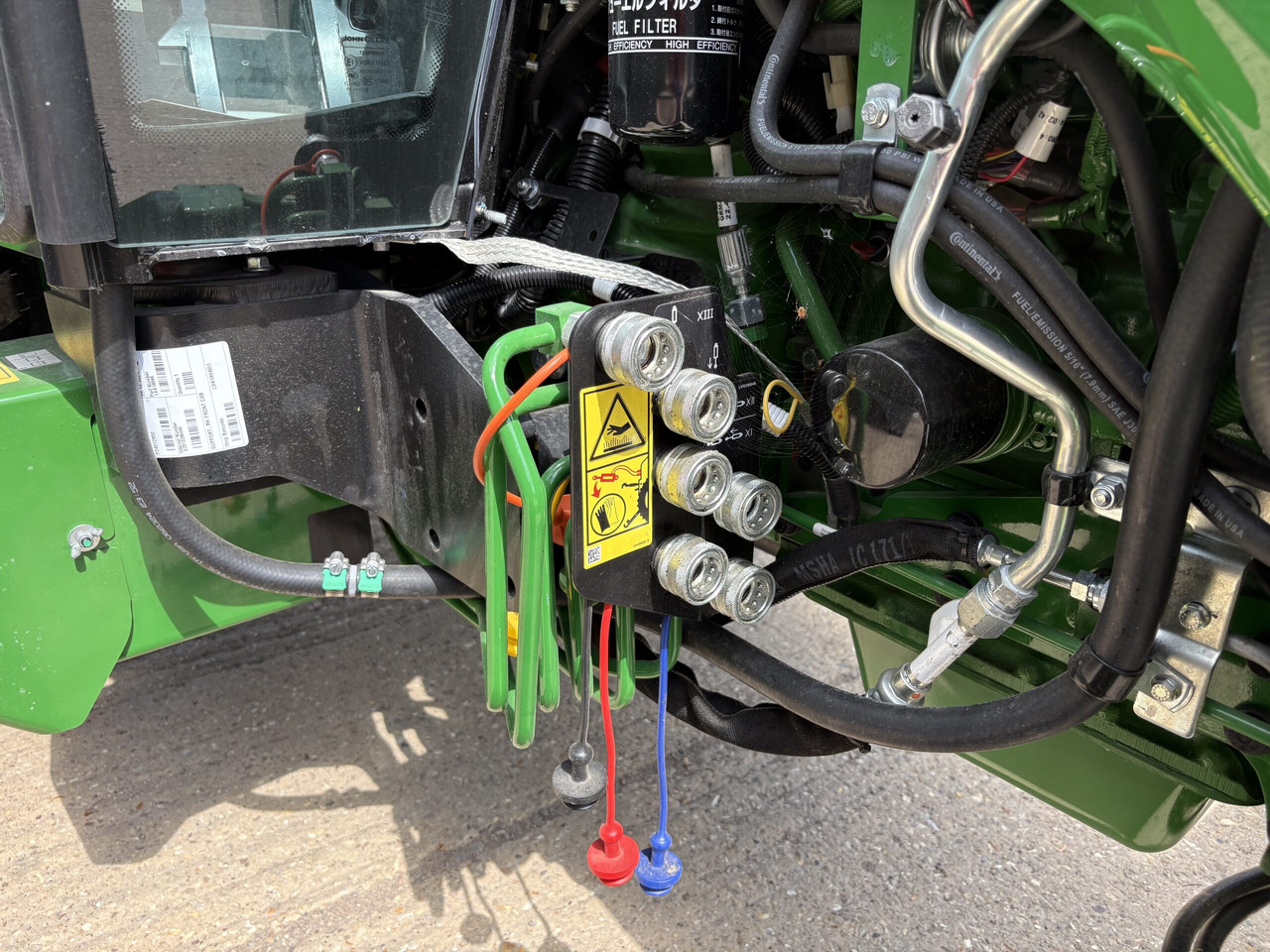 John Deere 4066R Compact Tractor - Compact tractor: picture 5 John Deere 4066R Compact Tractor - Compact tractor: picture 5
