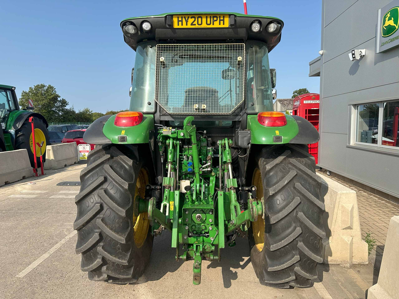 John Deere 5125R - Farm tractor: picture 4 John Deere 5125R - Farm tractor: picture 4