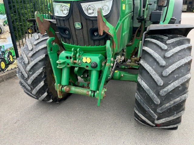 John Deere 6125R - Farm tractor: picture 2 John Deere 6125R - Farm tractor: picture 2