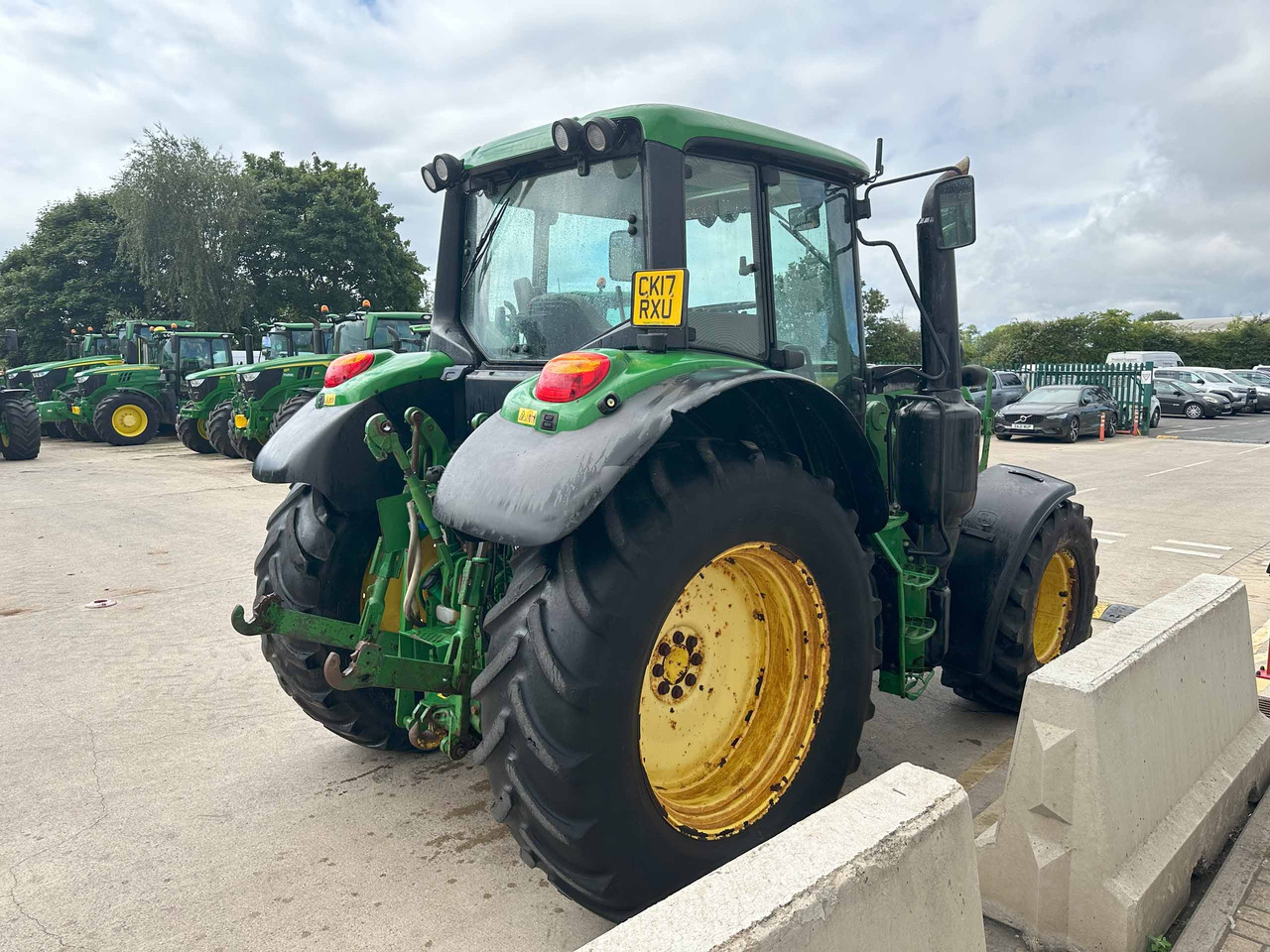 John Deere 6130M - Farm tractor: picture 4 John Deere 6130M - Farm tractor: picture 4