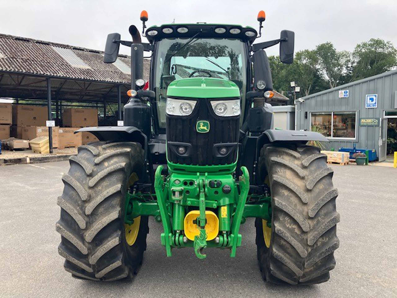 John Deere 6250R - Farm tractor: picture 3 John Deere 6250R - Farm tractor: picture 3