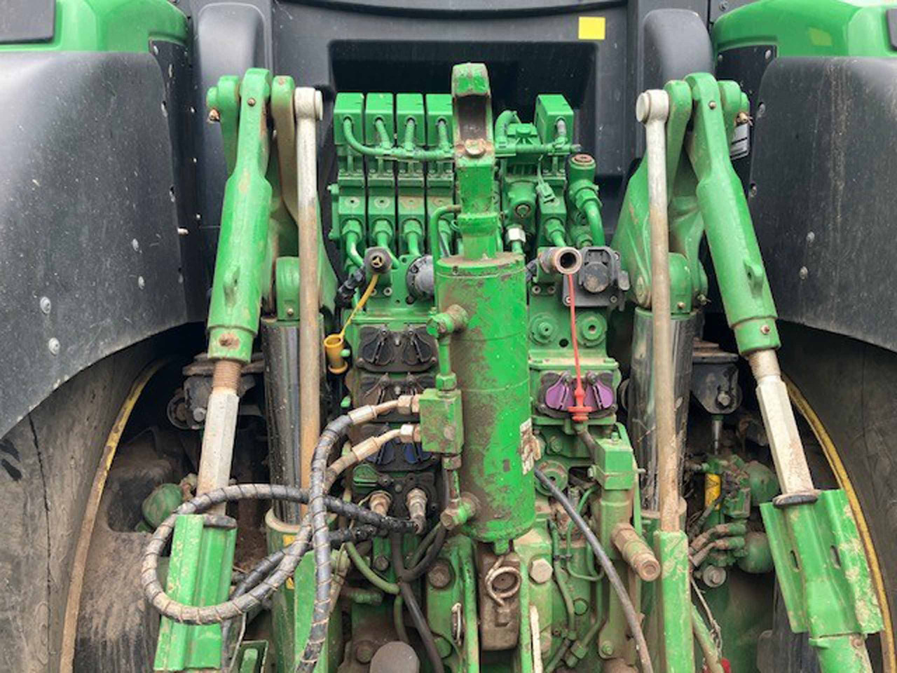 John Deere 6250R - Farm tractor: picture 5 John Deere 6250R - Farm tractor: picture 5