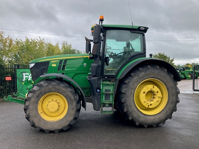 John Deere 6250R - Farm tractor: picture 1 John Deere 6250R - Farm tractor: picture 1