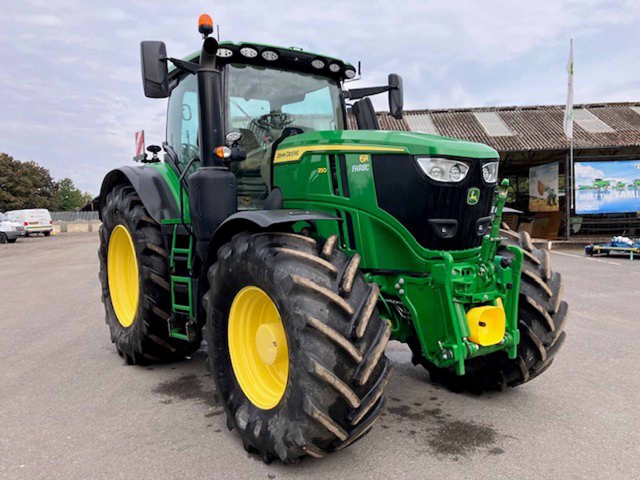 John Deere 6R 250 - Farm tractor: picture 3 John Deere 6R 250 - Farm tractor: picture 3