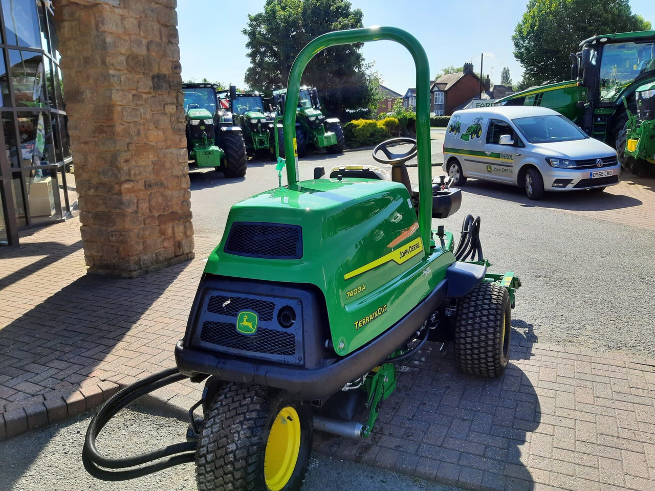 John Deere 7400A utility triple pod rotary mower - Garden mower: picture 4 John Deere 7400A utility triple pod rotary mower - Garden mower: picture 4