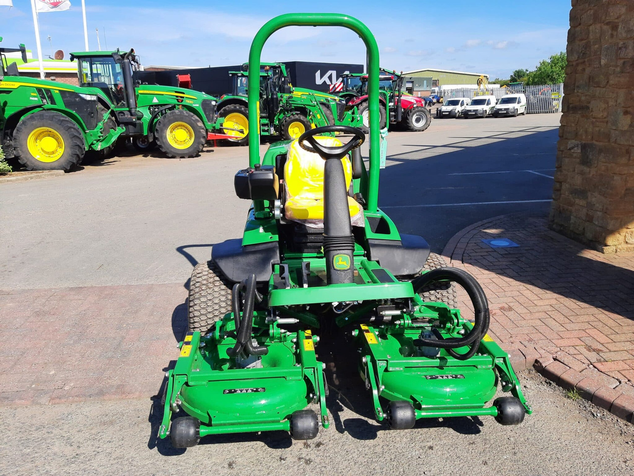 John Deere 7400A utility triple pod rotary mower - Garden mower: picture 5 John Deere 7400A utility triple pod rotary mower - Garden mower: picture 5
