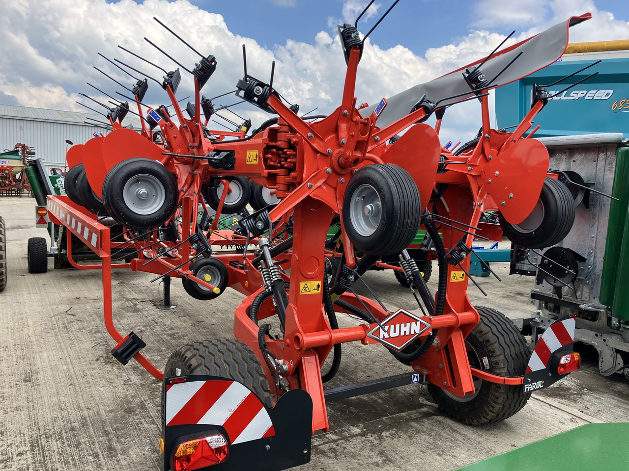 Kuhn GF13003 - Hay and forage equipment: picture 4 Kuhn GF13003 - Hay and forage equipment: picture 4