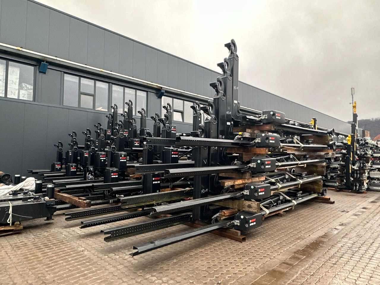 Hiab Multilift 20s56 - 25s56 - Hook lift truck: picture 2 Hiab Multilift 20s56 - 25s56 - Hook lift truck: picture 2