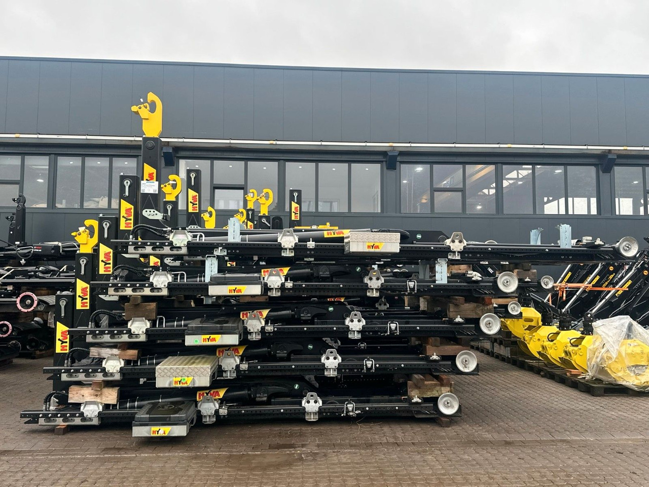 Hyva Abrollkipper Aufbauten 12ton 20ton 26ton - Hook lift truck: picture 2 Hyva Abrollkipper Aufbauten 12ton 20ton 26ton - Hook lift truck: picture 2