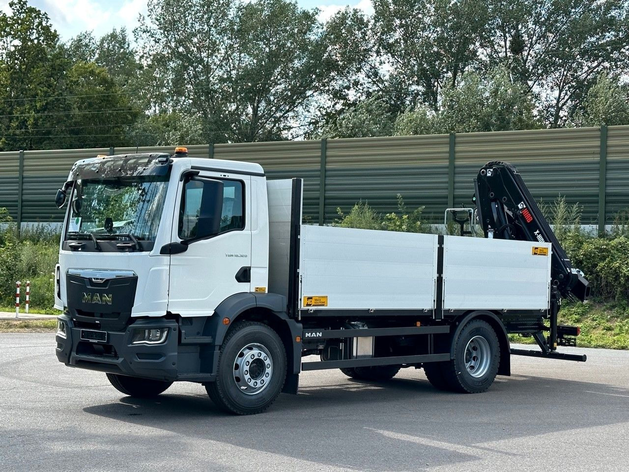 MAN TGM 18.320 4x2 Euro6e Kran Hiab - Dropside/ Flatbed truck, Crane truck: picture 1 MAN TGM 18.320 4x2 Euro6e Kran Hiab - Dropside/ Flatbed truck, Crane truck: picture 1